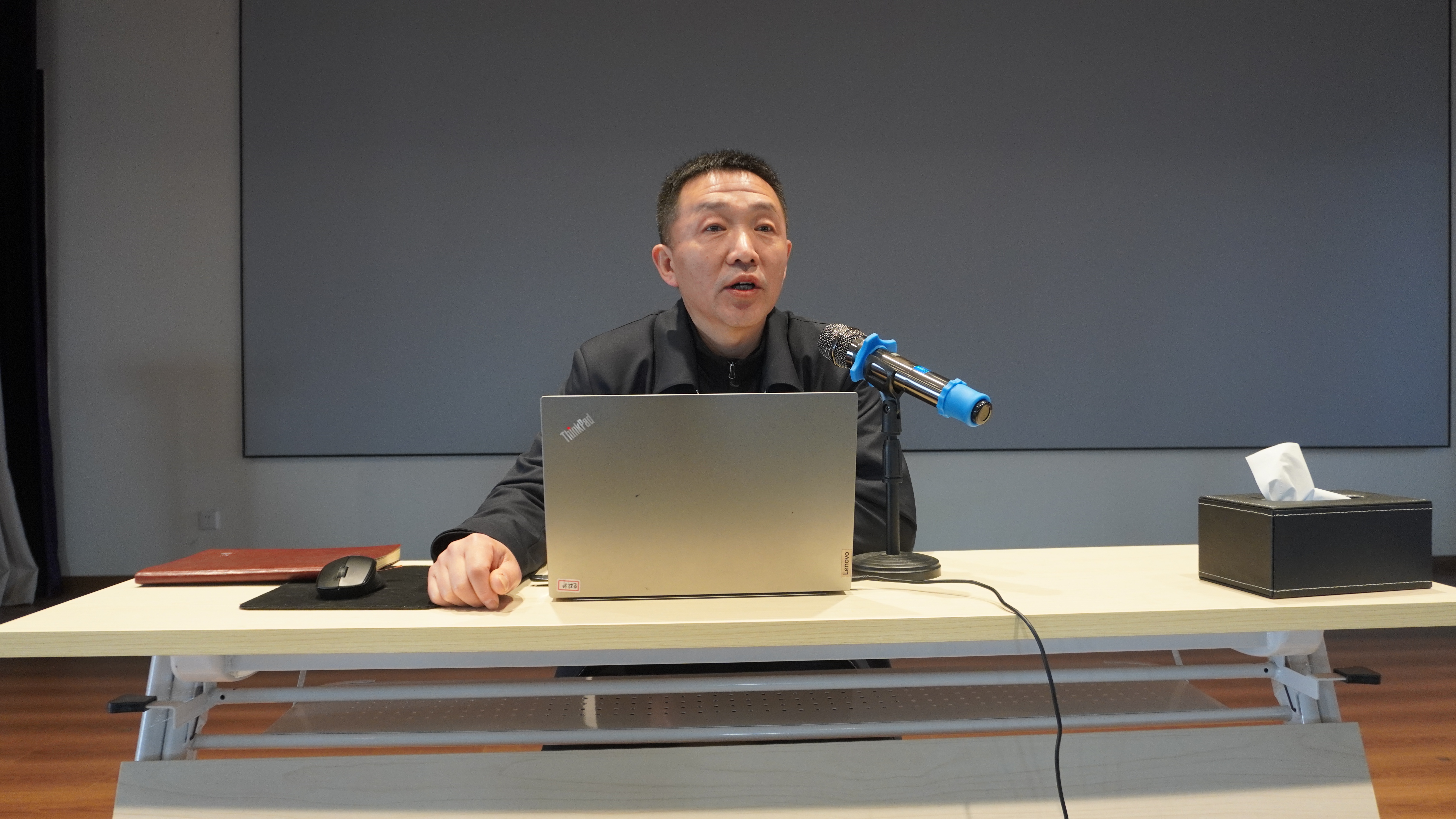 中機一院黨委召開理論學習中心組學習（擴大）會暨中央八項規(guī)定精神學習教育讀書班